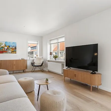 Newly Renovated House Close To The Ferry, Downtown, And The * Frederikshavn