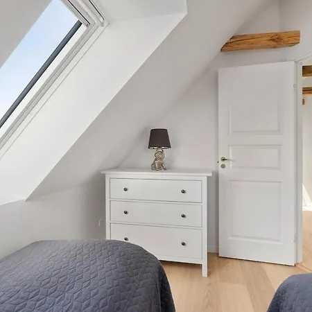 Newly Renovated House Close To The Ferry, Downtown, And The Villa
