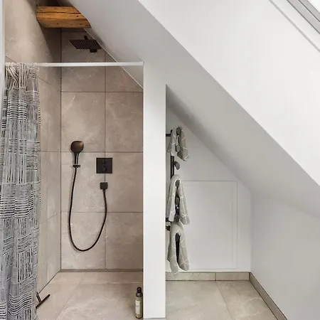 Newly Renovated House Close To The Ferry, Downtown, And The Villa *